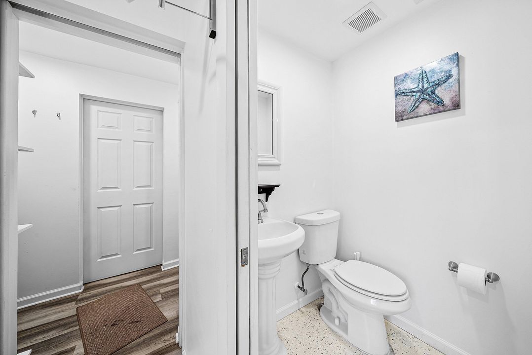 Active With Contract: $3,350 (3 beds, 1 baths, 1288 Square Feet)