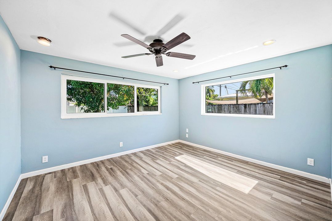 Active With Contract: $3,350 (3 beds, 1 baths, 1288 Square Feet)
