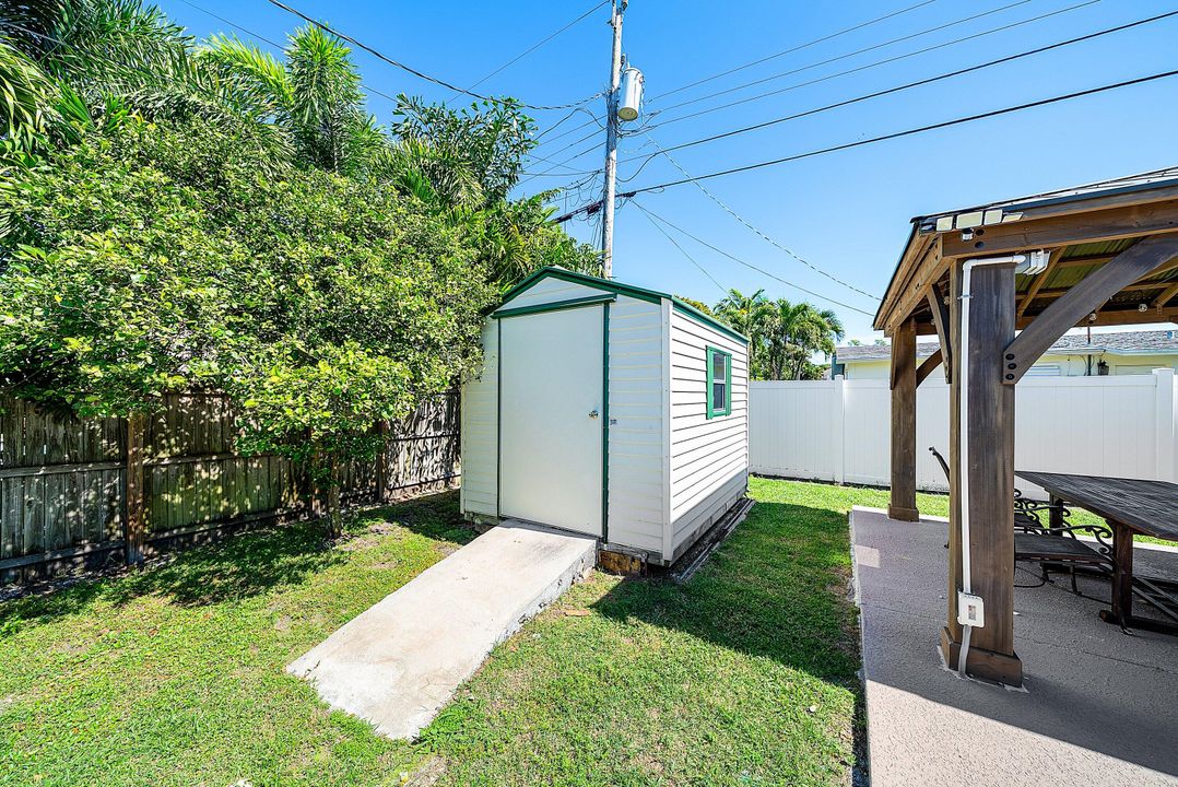 Active With Contract: $3,350 (3 beds, 1 baths, 1288 Square Feet)