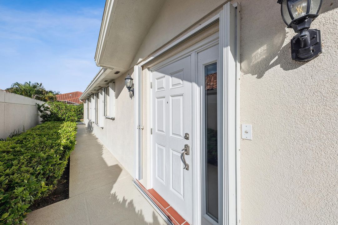 For Sale: $399,900 (2 beds, 2 baths, 1680 Square Feet)