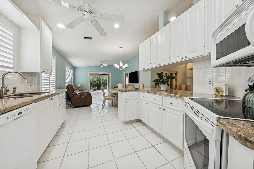 For Sale: $399,900 (2 beds, 2 baths, 1680 Square Feet)