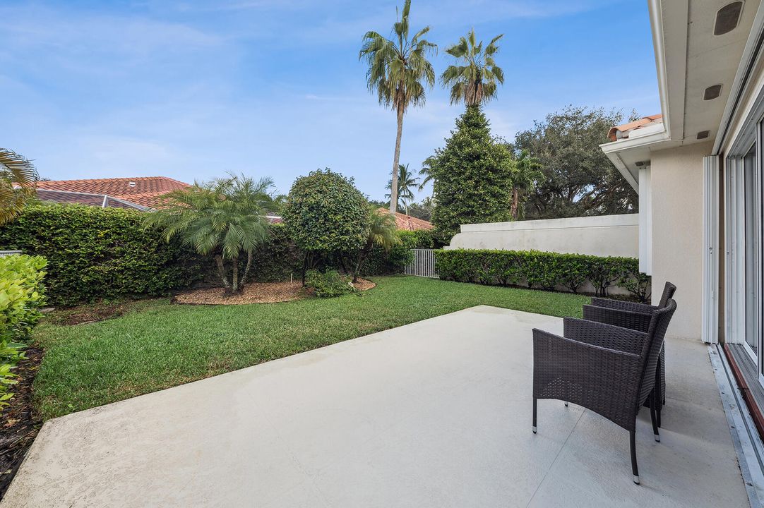 For Sale: $399,900 (2 beds, 2 baths, 1680 Square Feet)