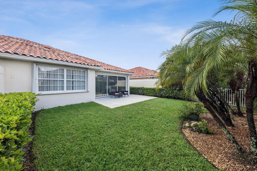 For Sale: $399,900 (2 beds, 2 baths, 1680 Square Feet)