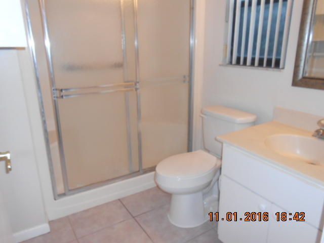 For Sale: $199,900 (2 beds, 2 baths, 864 Square Feet)
