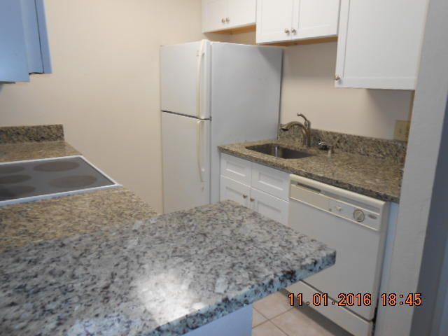 For Sale: $199,900 (2 beds, 2 baths, 864 Square Feet)