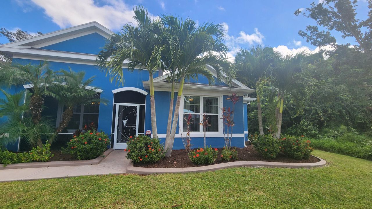 For Sale: $574,000 (4 beds, 3 baths, 2725 Square Feet)