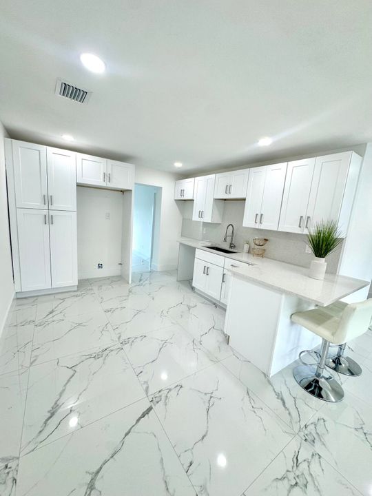 For Sale: $340,000 (3 beds, 2 baths, 1260 Square Feet)