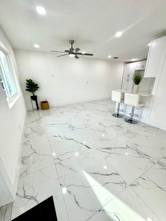 For Sale: $340,000 (3 beds, 2 baths, 1260 Square Feet)