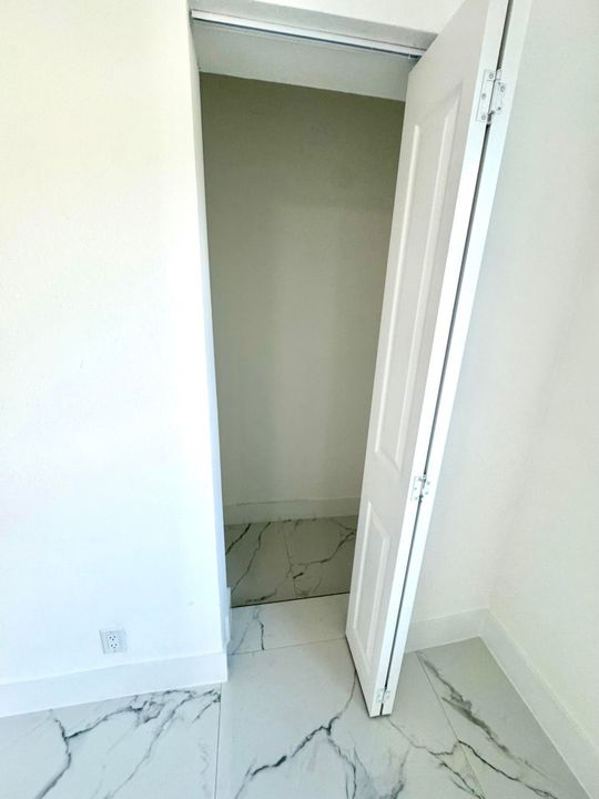 For Sale: $340,000 (3 beds, 2 baths, 1260 Square Feet)