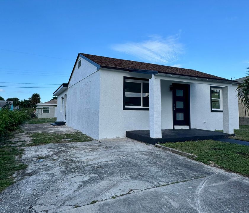 For Sale: $340,000 (3 beds, 2 baths, 1260 Square Feet)