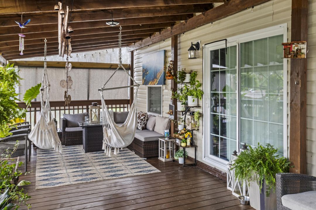 На продажу: $295,900 (3 спален, 2 ванн, 1661 Квадратных фут)