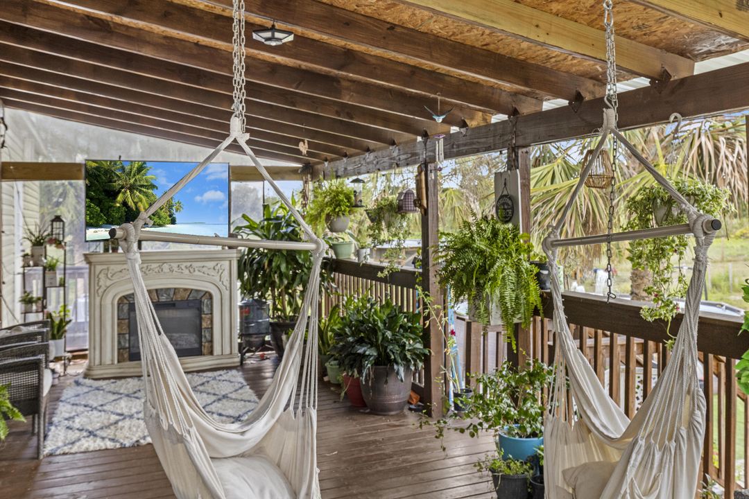 На продажу: $295,900 (3 спален, 2 ванн, 1661 Квадратных фут)