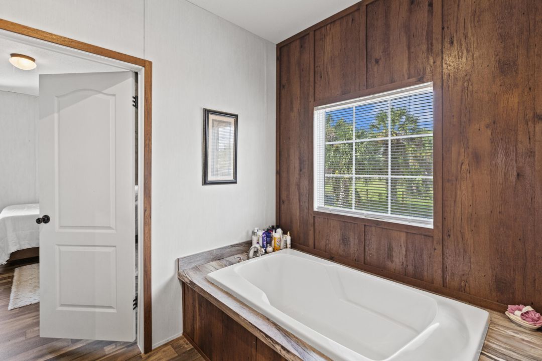 На продажу: $295,900 (3 спален, 2 ванн, 1661 Квадратных фут)