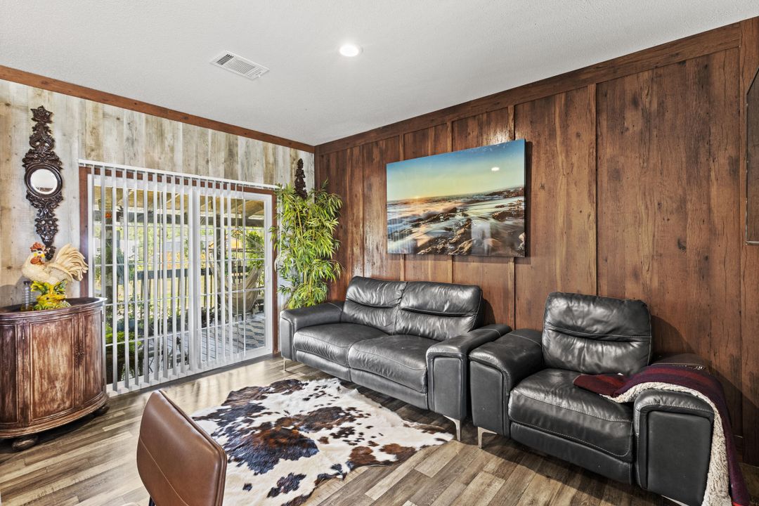 На продажу: $295,900 (3 спален, 2 ванн, 1661 Квадратных фут)