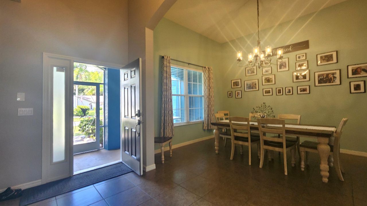 For Sale: $574,000 (4 beds, 3 baths, 2725 Square Feet)