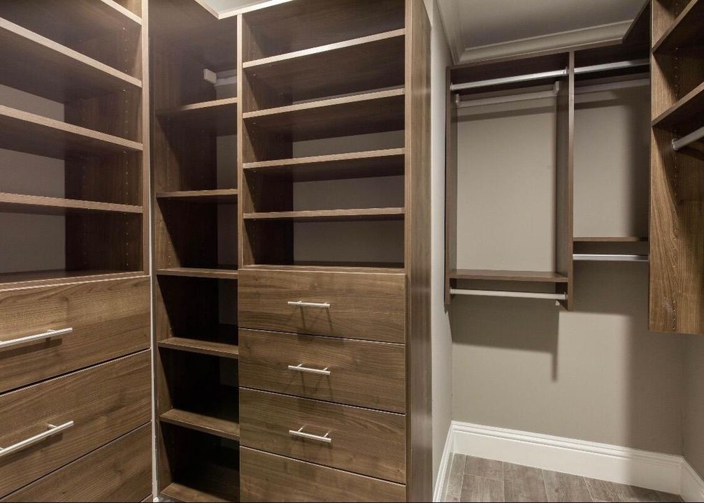 For Sale: $2,495,000 (3 beds, 3 baths, 2089 Square Feet)