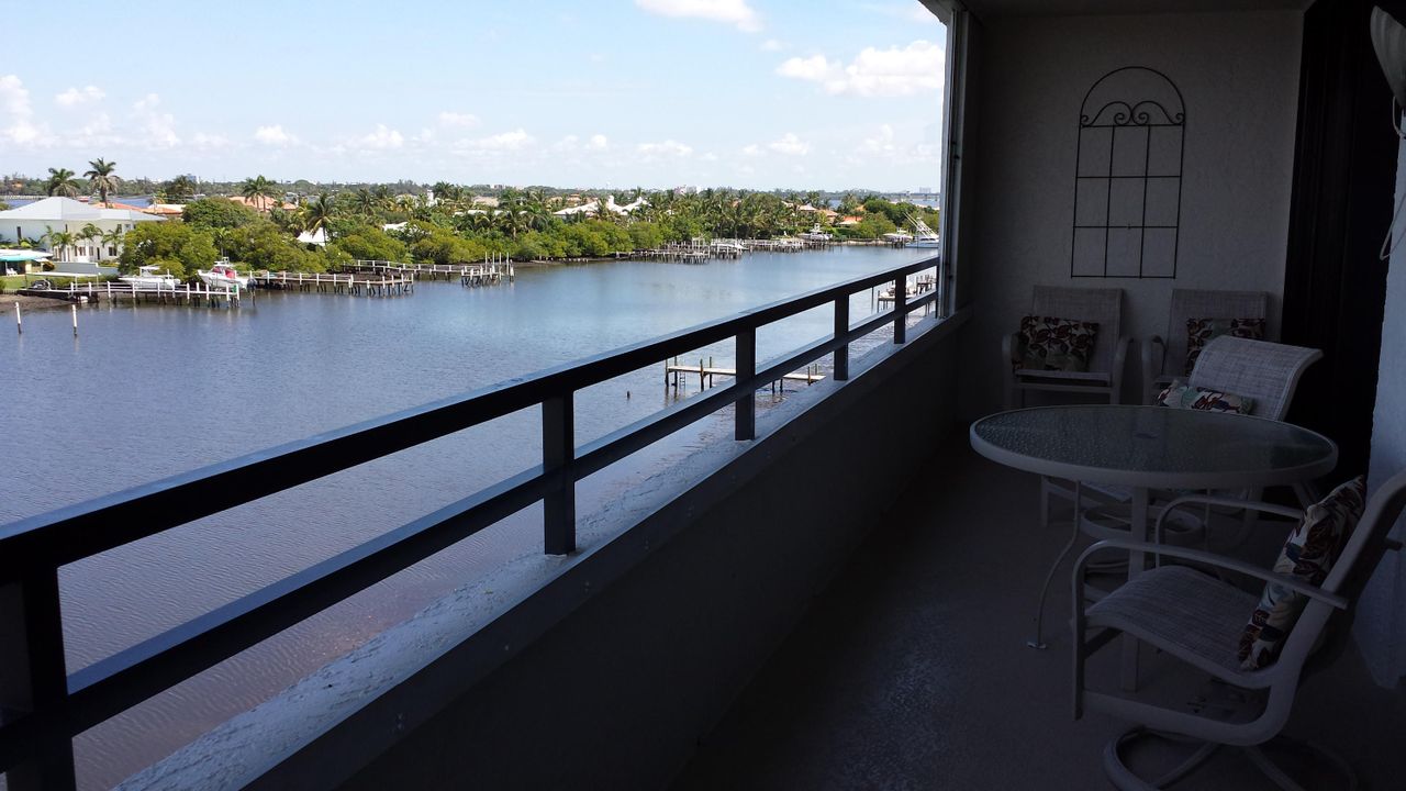 For Rent: $3,500 (2 beds, 2 baths, 1308 Square Feet)