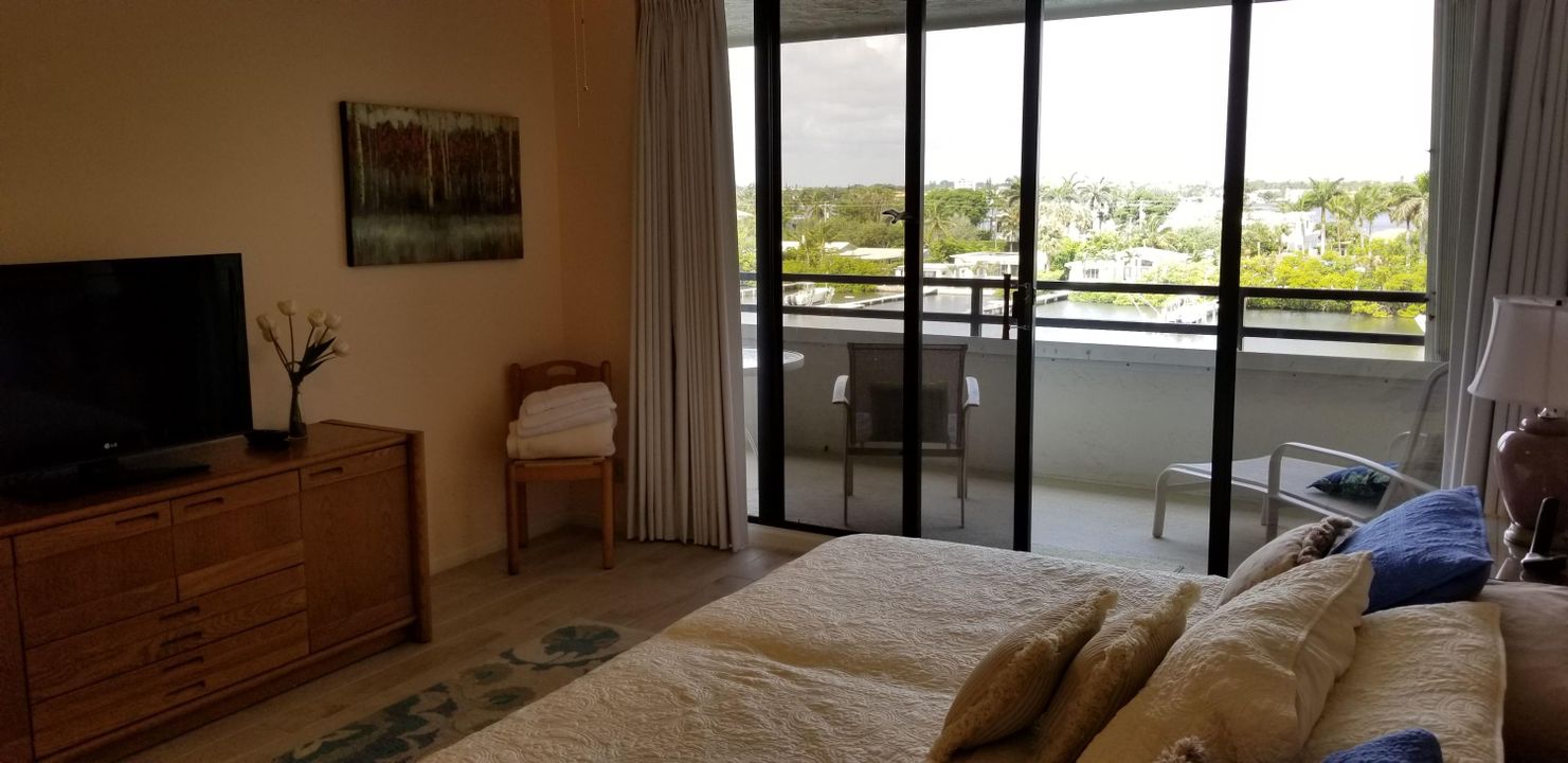 For Rent: $3,500 (2 beds, 2 baths, 1308 Square Feet)