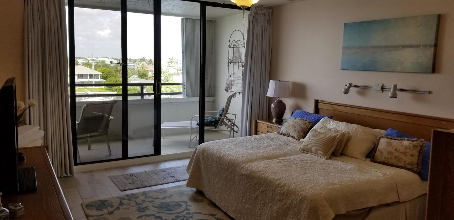 For Rent: $3,500 (2 beds, 2 baths, 1308 Square Feet)