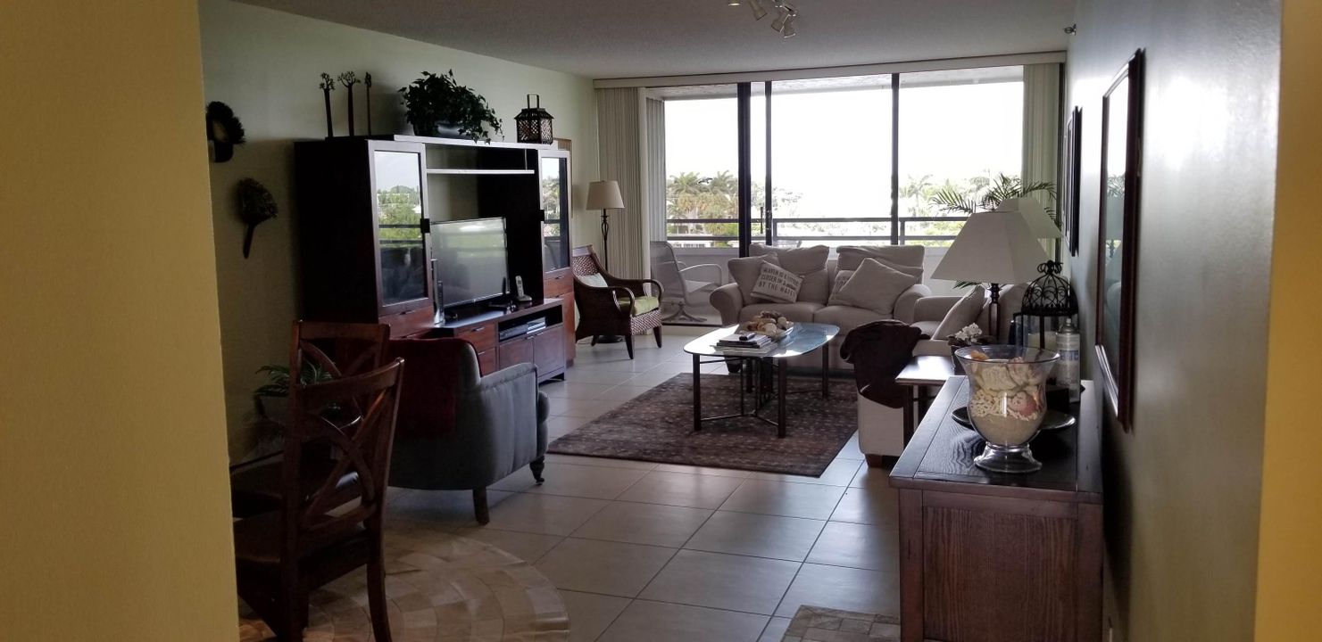 For Rent: $3,500 (2 beds, 2 baths, 1308 Square Feet)