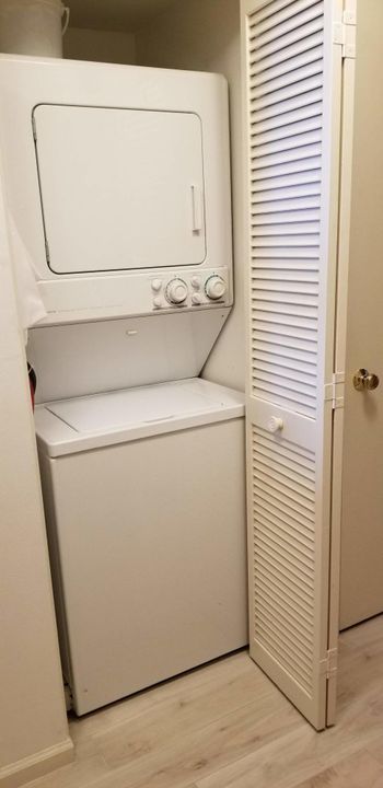 For Rent: $3,500 (2 beds, 2 baths, 1308 Square Feet)