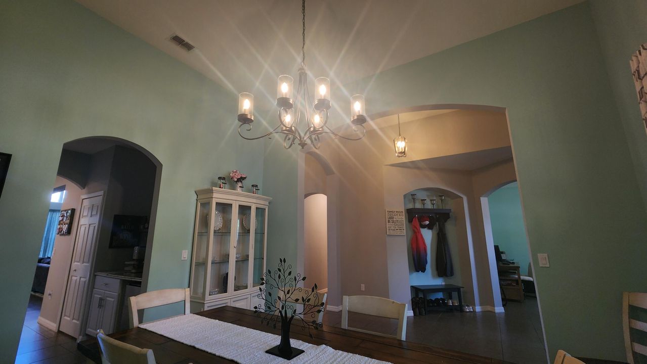 For Sale: $574,000 (4 beds, 3 baths, 2725 Square Feet)