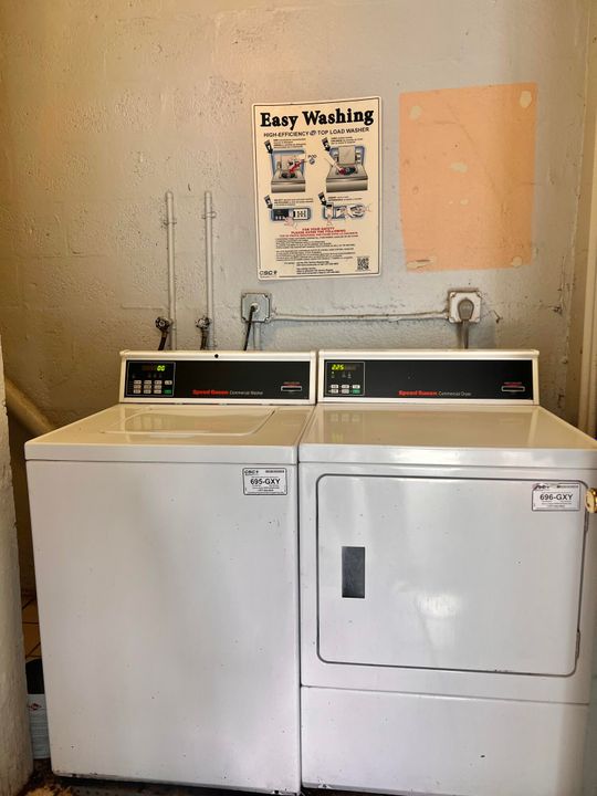 待售: $140,000 (1 贝兹, 1 浴室, 775 平方英尺)