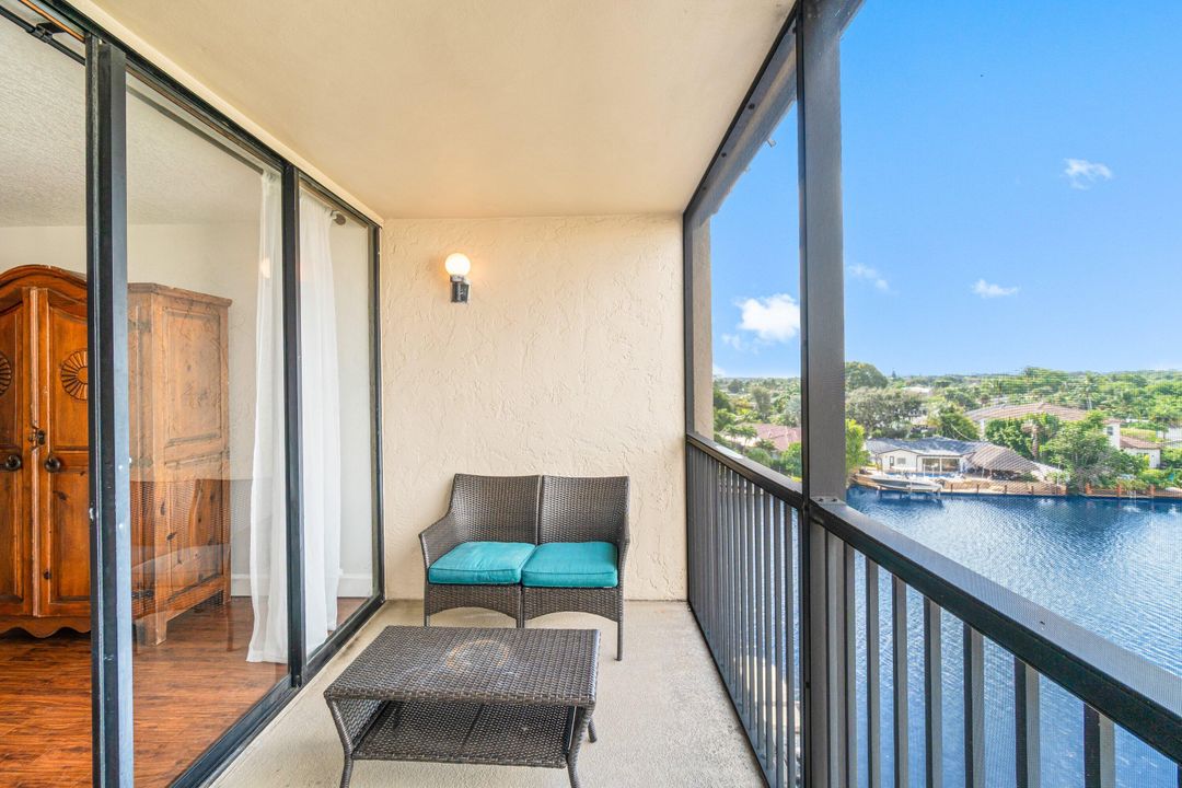 合同活跃: $2,500 (2 贝兹, 2 浴室, 1095 平方英尺)