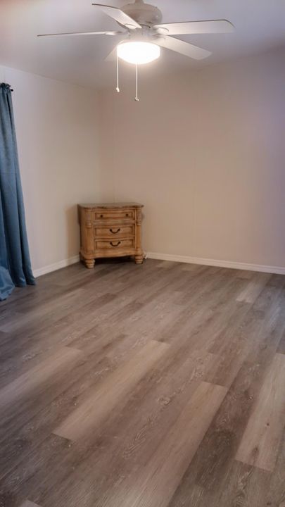 Active With Contract: $199,000 (3 beds, 2 baths, 1512 Square Feet)