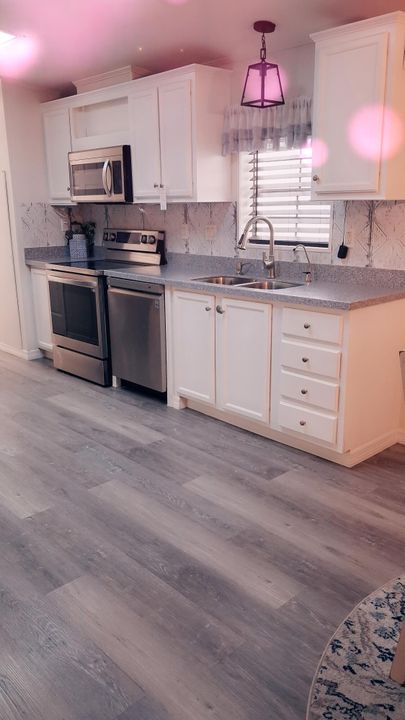 Active With Contract: $199,000 (3 beds, 2 baths, 1512 Square Feet)