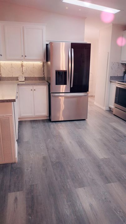 Active With Contract: $199,000 (3 beds, 2 baths, 1512 Square Feet)