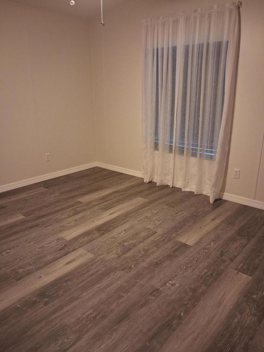 Active With Contract: $199,000 (3 beds, 2 baths, 1512 Square Feet)