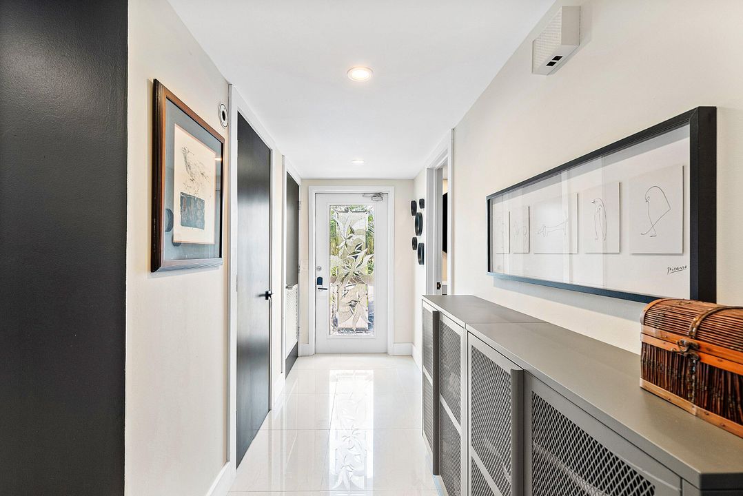 Под контрактом: $360,000 (2 спален, 2 ванн, 1479 Квадратных фут)