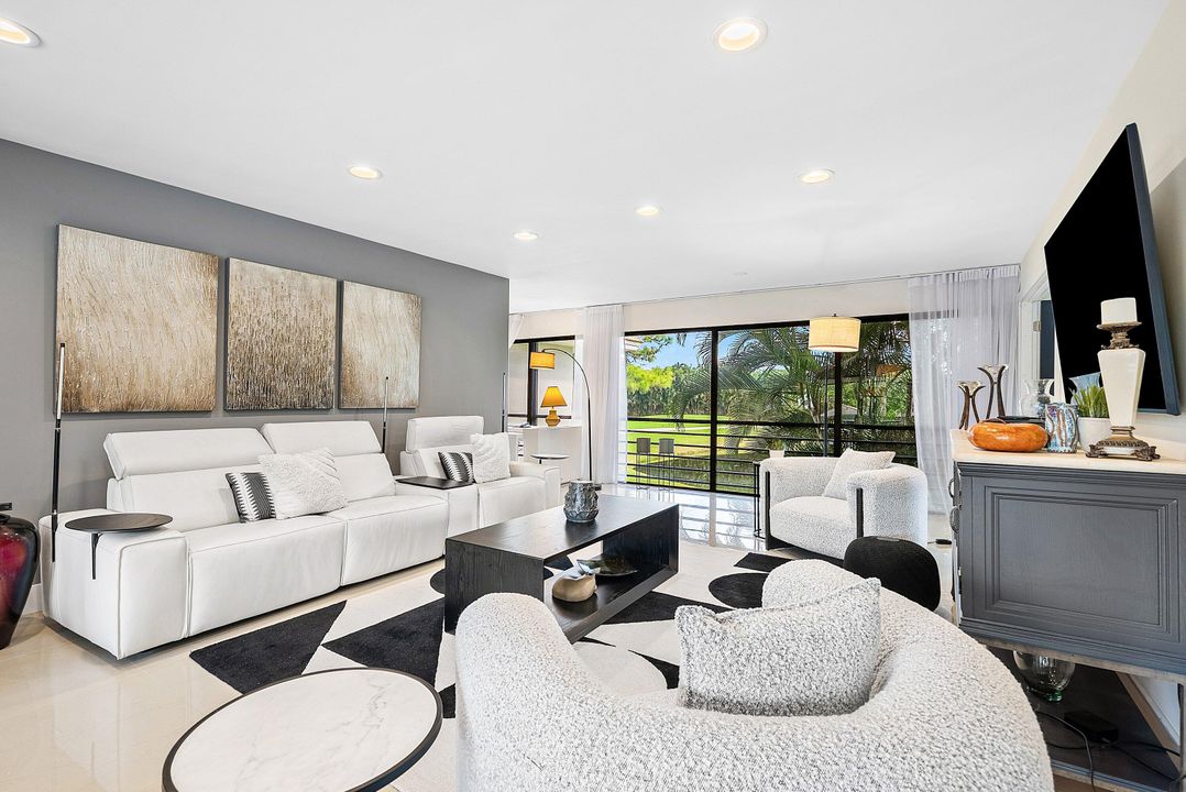 Под контрактом: $360,000 (2 спален, 2 ванн, 1479 Квадратных фут)