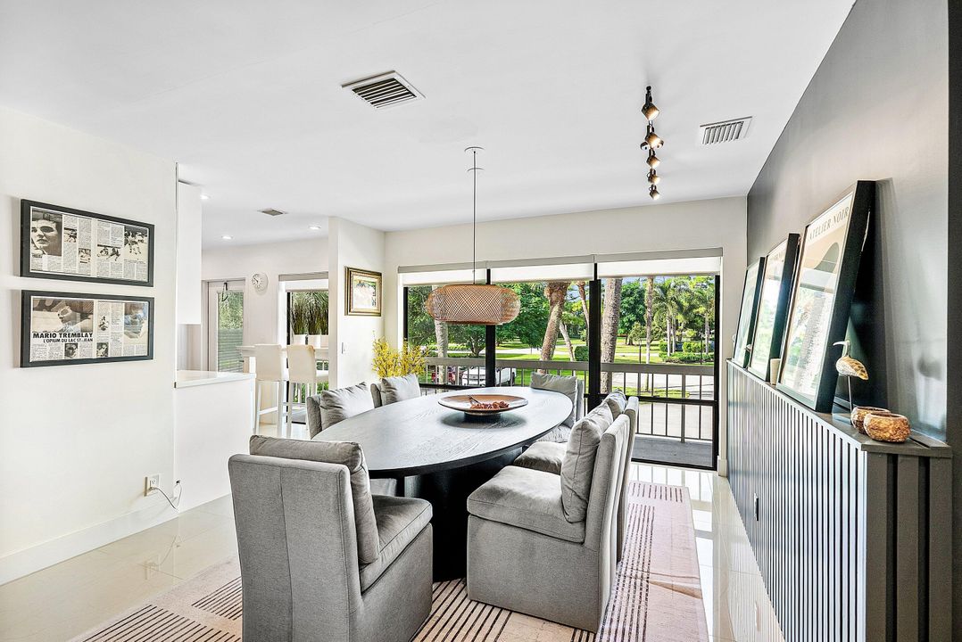 Под контрактом: $360,000 (2 спален, 2 ванн, 1479 Квадратных фут)