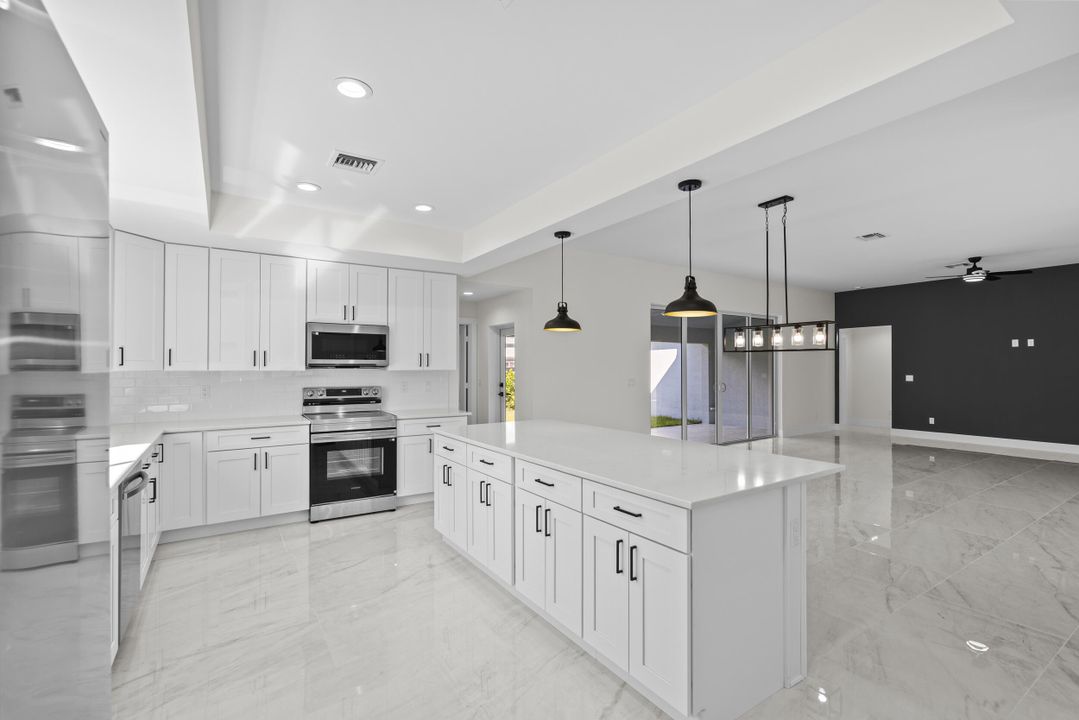 For Sale: $490,000 (4 beds, 3 baths, 2246 Square Feet)