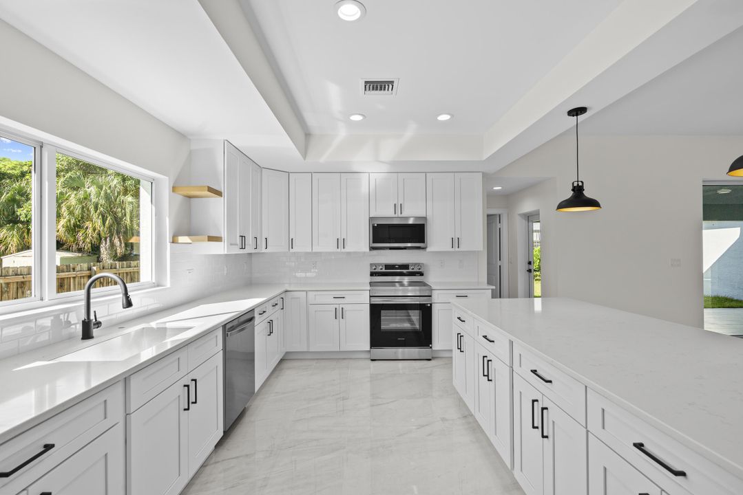 For Sale: $490,000 (4 beds, 3 baths, 2246 Square Feet)