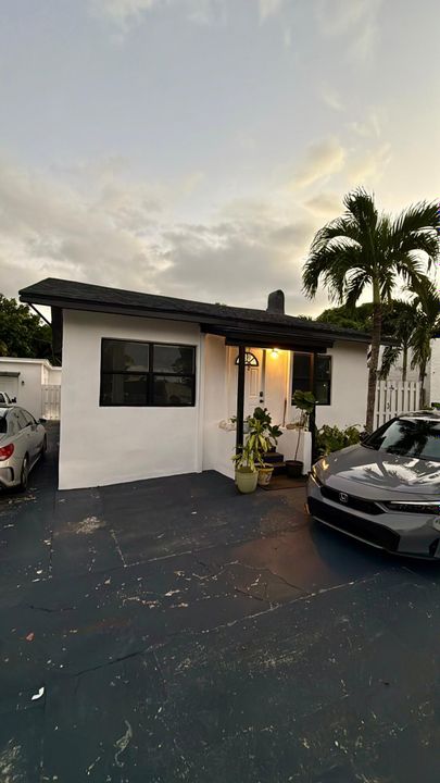 Recently Rented: $1,900 (1 beds, 1 baths, 1368 Square Feet)