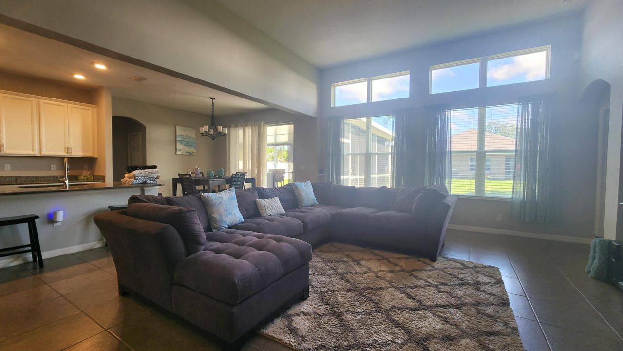 For Sale: $574,000 (4 beds, 3 baths, 2725 Square Feet)