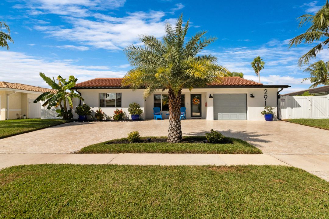 For Sale: $1,549,000 (3 beds, 3 baths, 1731 Square Feet)