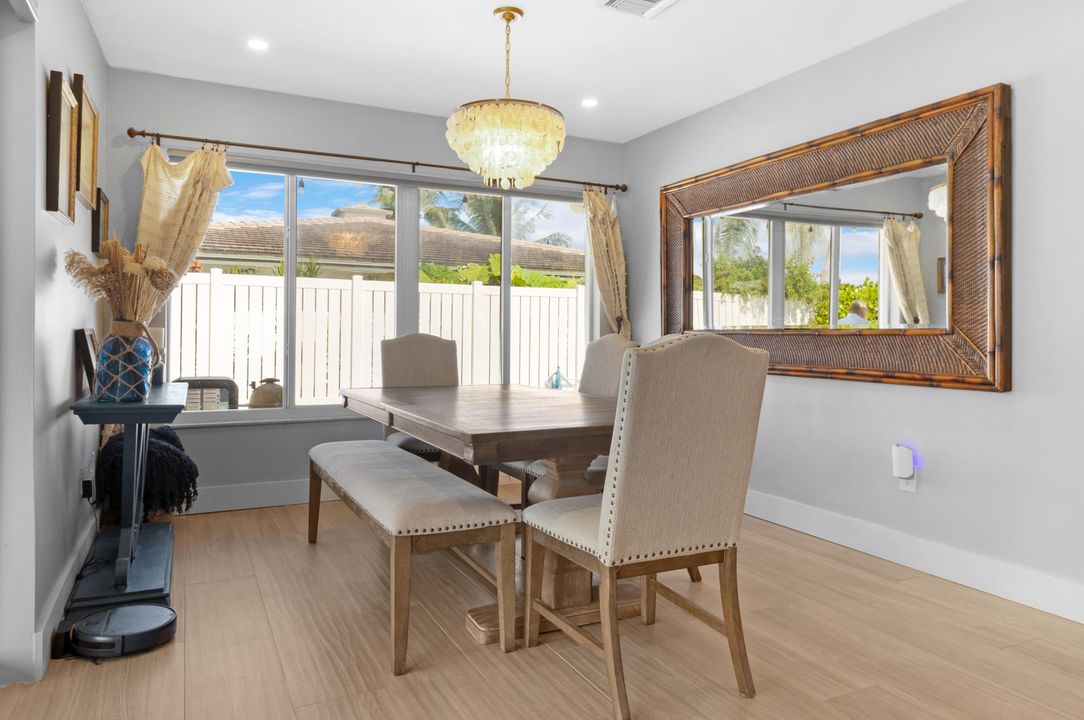 For Sale: $1,549,000 (3 beds, 3 baths, 1731 Square Feet)