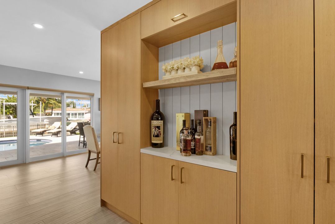 For Sale: $1,549,000 (3 beds, 3 baths, 1731 Square Feet)