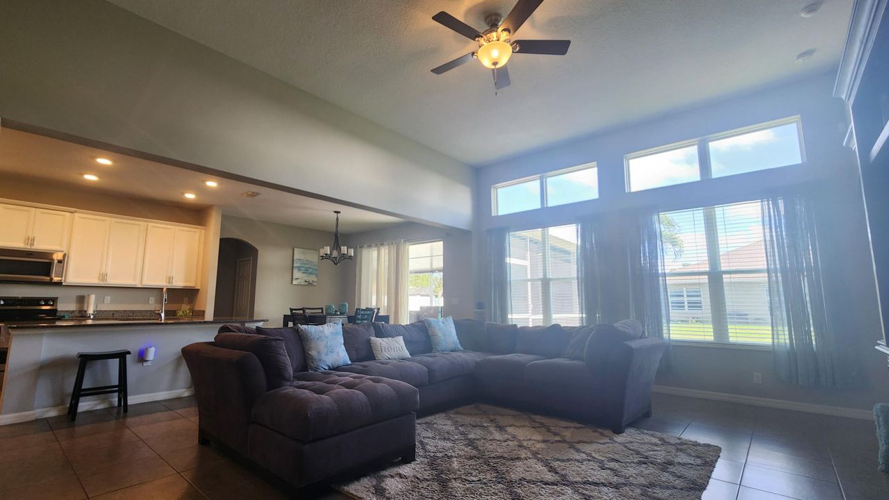 For Sale: $574,000 (4 beds, 3 baths, 2725 Square Feet)