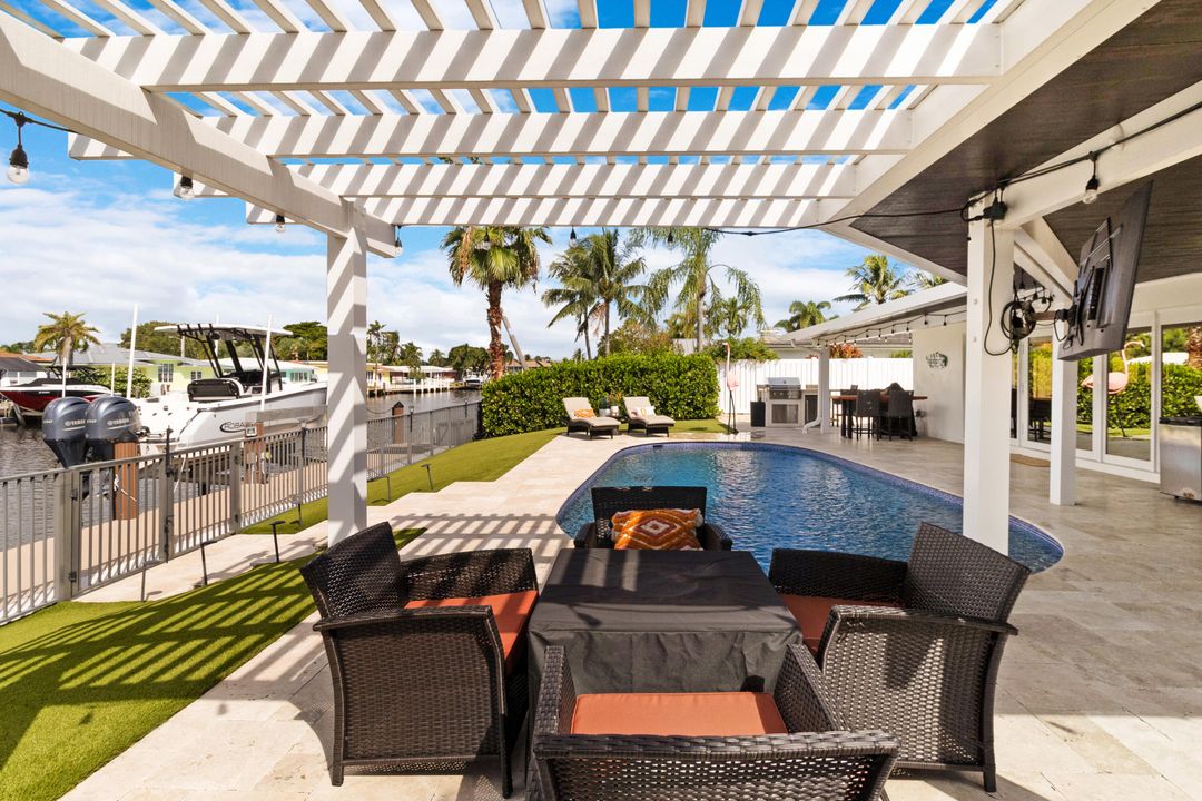 For Sale: $1,549,000 (3 beds, 3 baths, 1731 Square Feet)