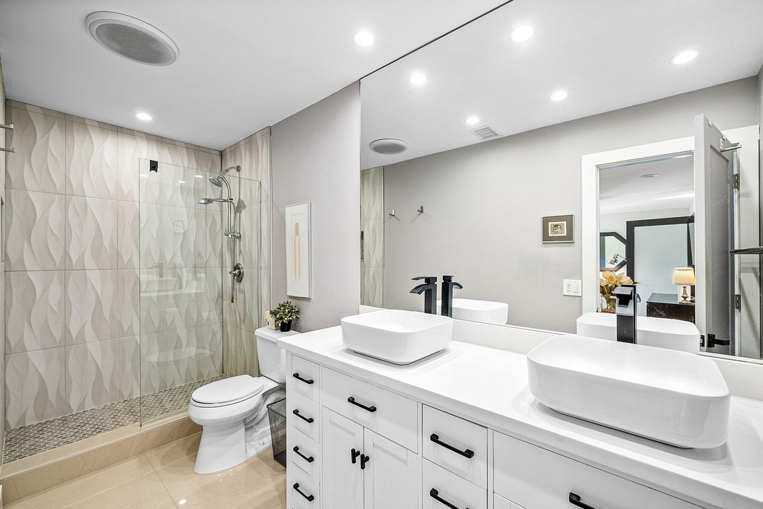 Под контрактом: $360,000 (2 спален, 2 ванн, 1479 Квадратных фут)