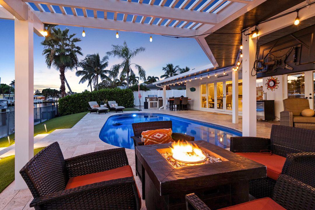 For Sale: $1,549,000 (3 beds, 3 baths, 1731 Square Feet)