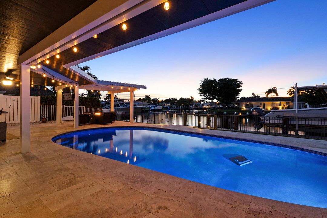 For Sale: $1,549,000 (3 beds, 3 baths, 1731 Square Feet)