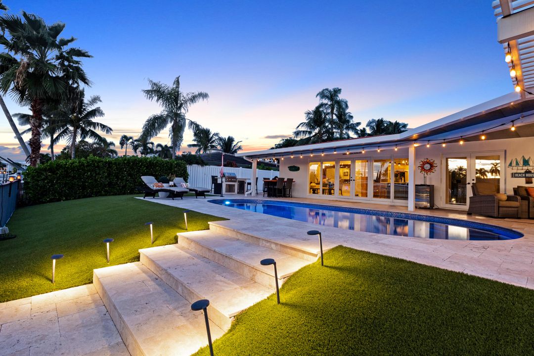 For Sale: $1,549,000 (3 beds, 3 baths, 1731 Square Feet)