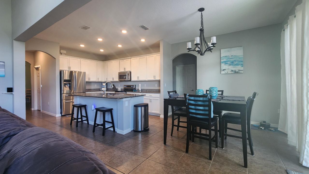 For Sale: $574,000 (4 beds, 3 baths, 2725 Square Feet)