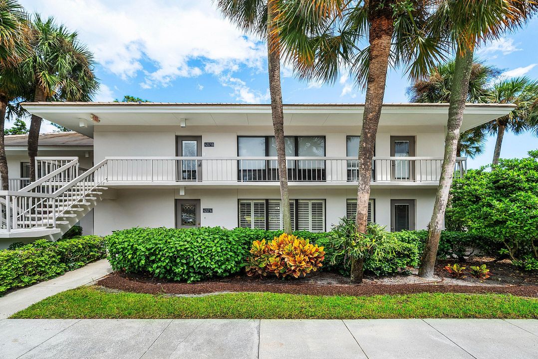 Под контрактом: $360,000 (2 спален, 2 ванн, 1479 Квадратных фут)